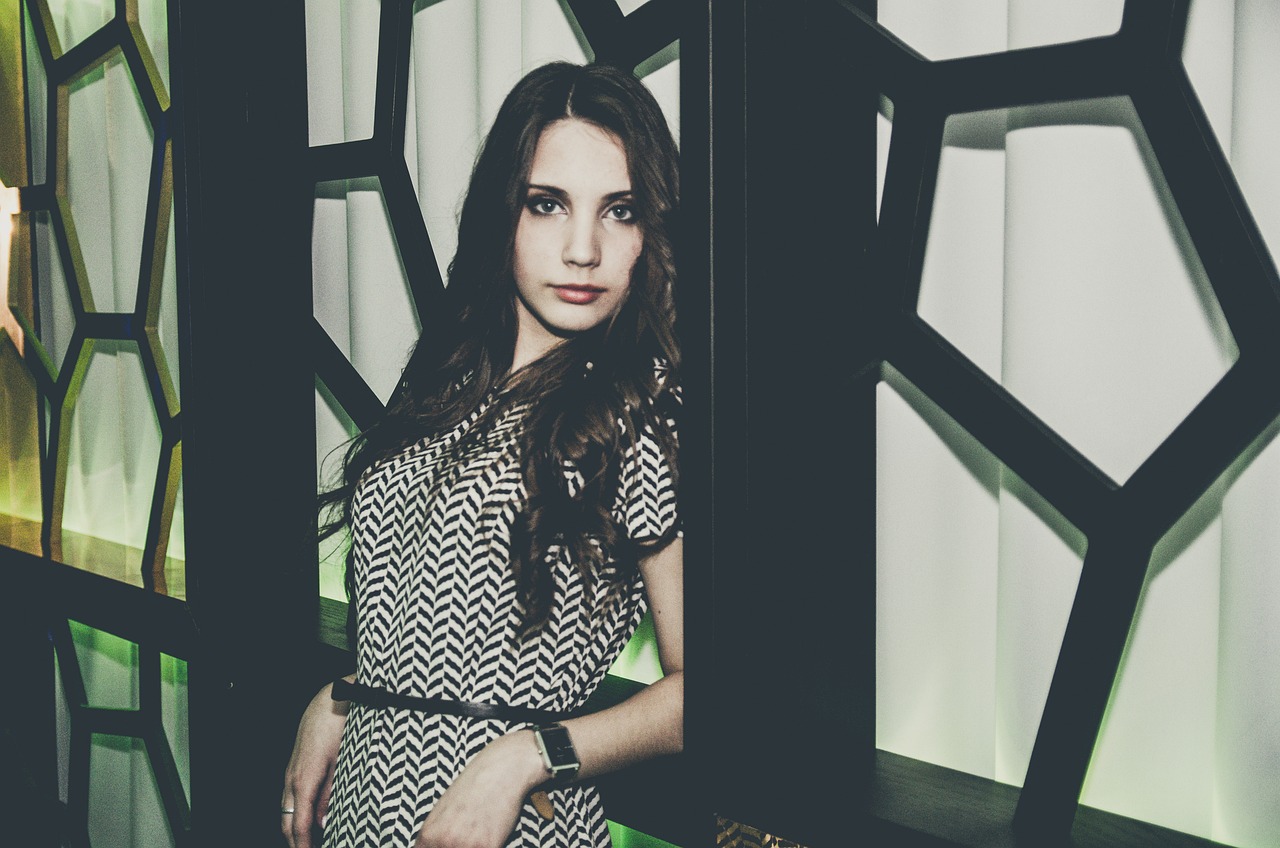 今年女性發(fā)型流行趨勢，時尚與個性的完美融合，最新發(fā)型女大揭秘！