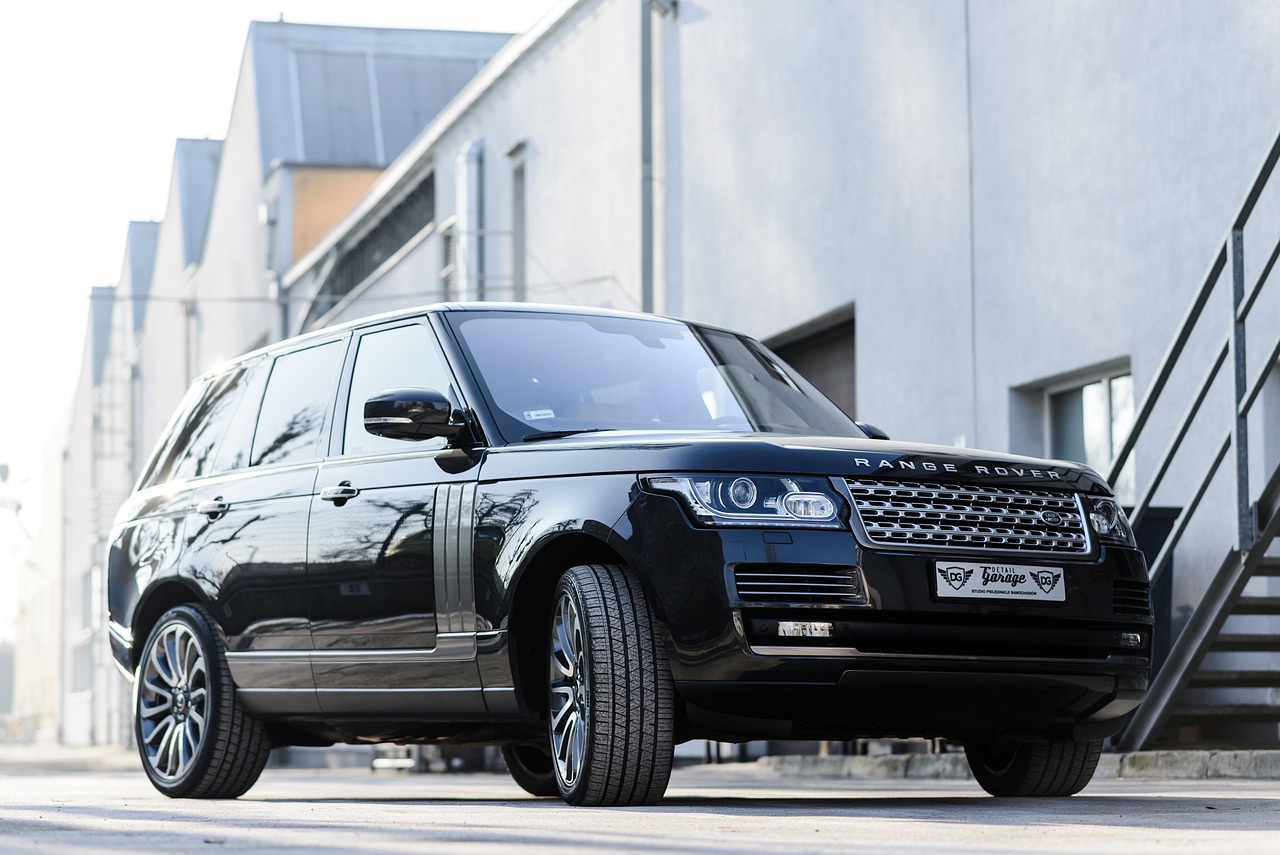 中國(guó)最新軍用越野卡車技術(shù)特點(diǎn)與發(fā)展趨勢(shì)概述